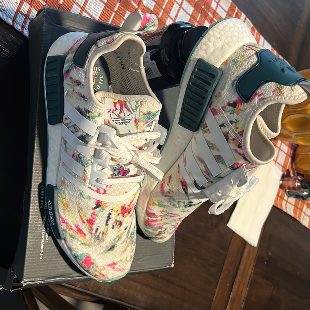 Adidas sneakers - Picture 2 of 3